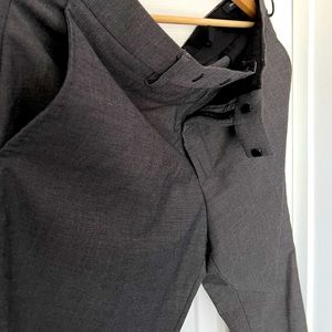 H&M Mens dress pant 34R skinny fit